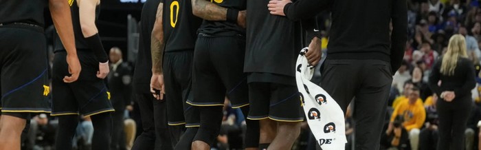 巴特勒倒下，王朝将尽？勇士和库里都站在一个无法回避的历史拐点|吉米·巴特勒|斯蒂芬·库里|库明加|迈阿密热火队|金州勇士队_新浪体育_新浪新闻